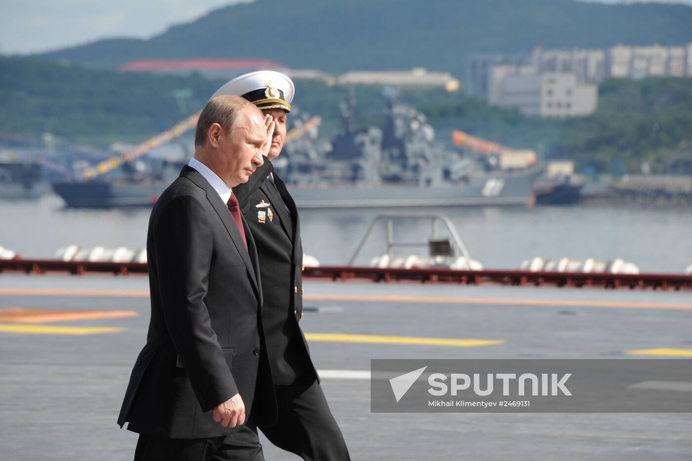 Vladimir Putin visits Severomorsk