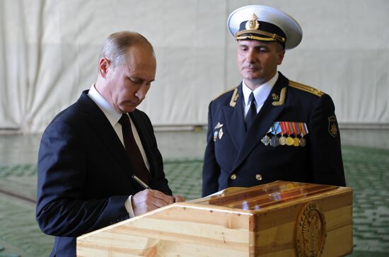 Vladimir Putin visits Severomorsk