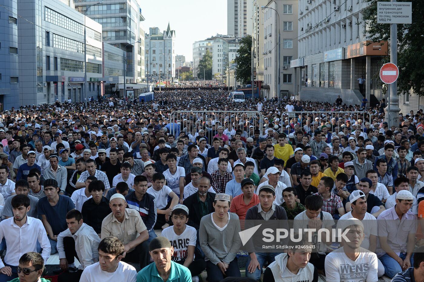 Moscow Muslims celebrate Uraza Bayram