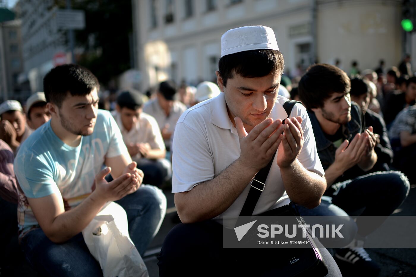 Moscow Muslims celebrate Uraza Bayram