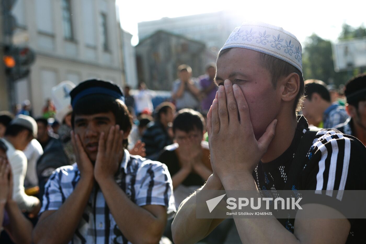 Moscow Muslims celebrate Uraza Bayram
