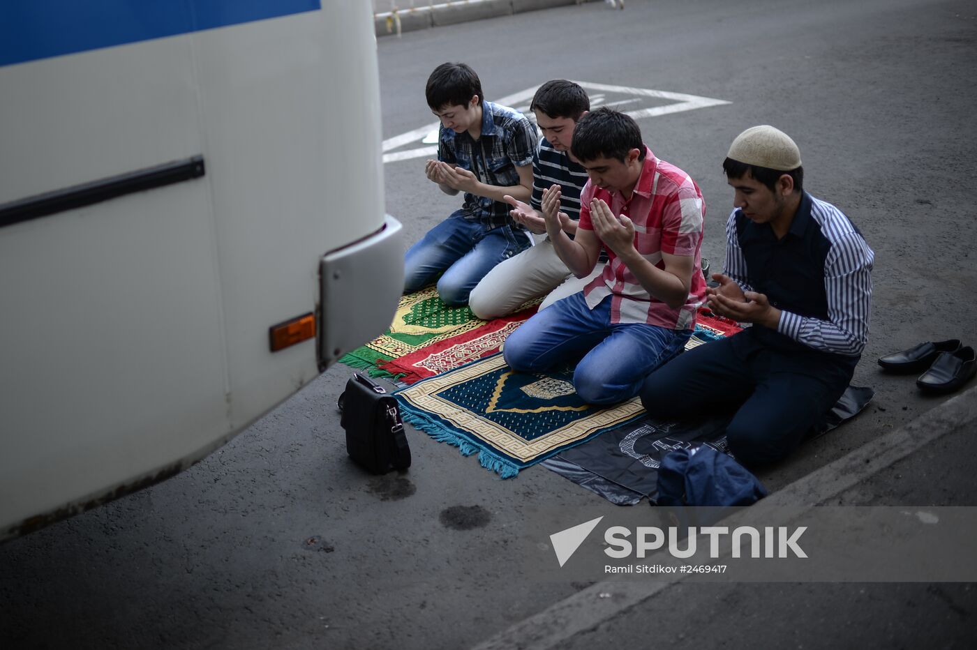 Moscow Muslims celebrate Uraza Bayram