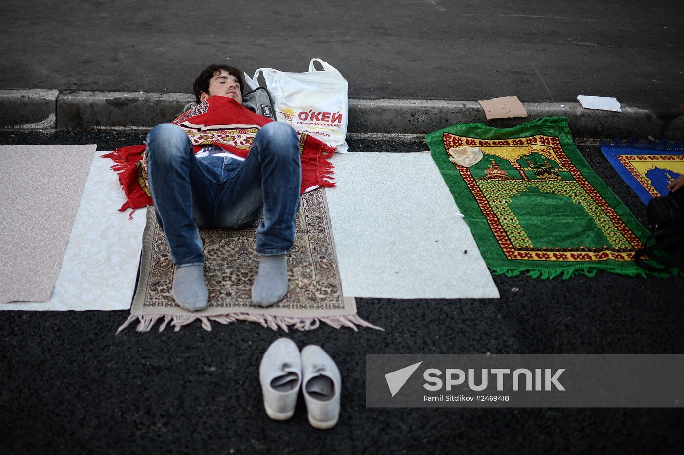 Moscow Muslims celebrate Uraza Bayram