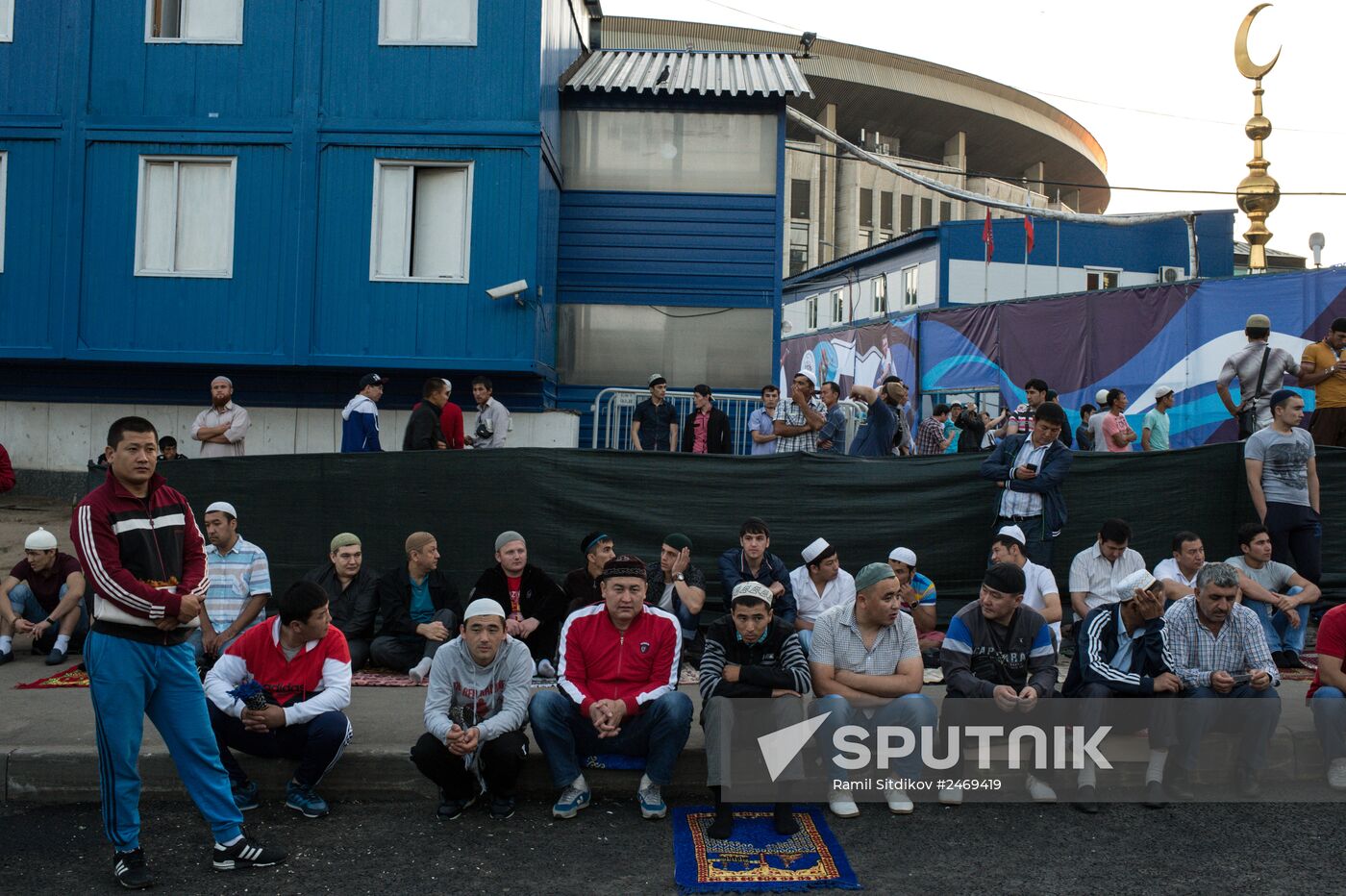 Moscow Muslims celebrate Uraza Bayram