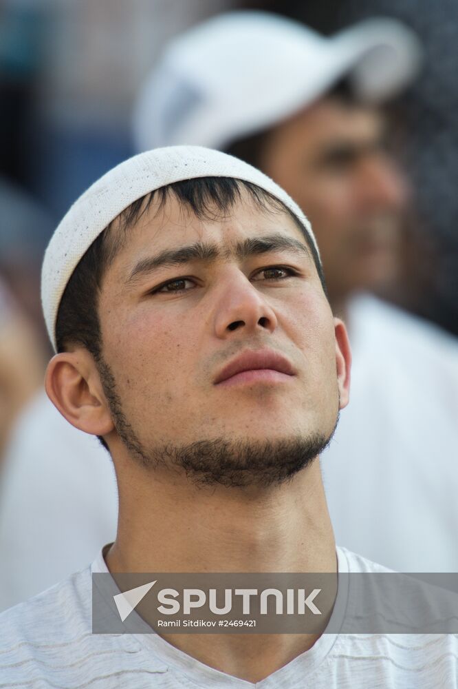 Moscow Muslims celebrate Uraza Bayram