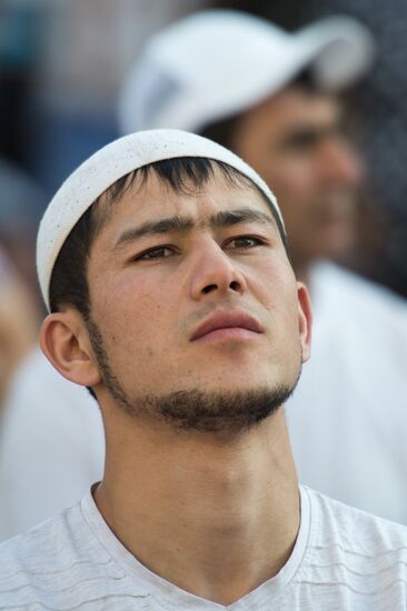 Moscow Muslims celebrate Uraza Bayram