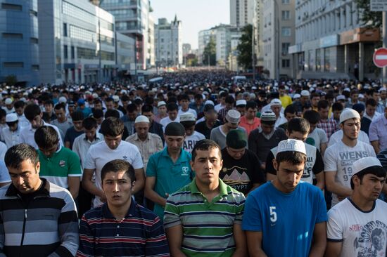 Moscow Muslims celebrate Uraza Bayram