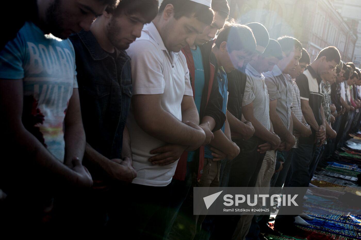 Moscow Muslims celebrate Uraza Bayram
