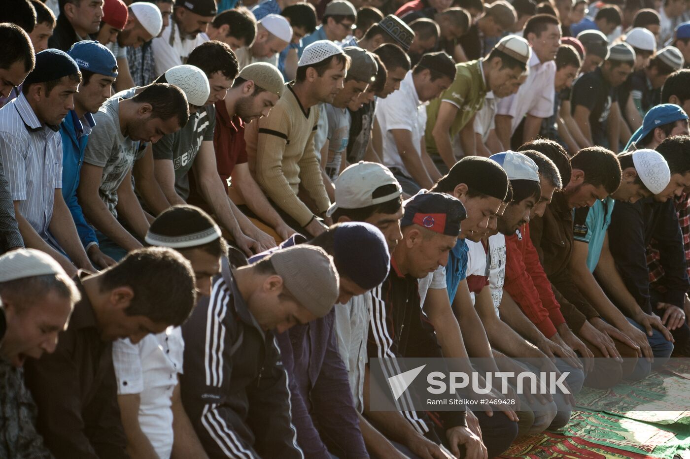 Moscow Muslims celebrate Uraza Bayram