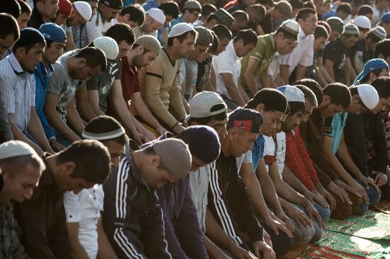 Moscow Muslims celebrate Uraza Bayram