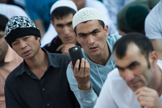 Moscow Muslims celebrate Uraza Bayram
