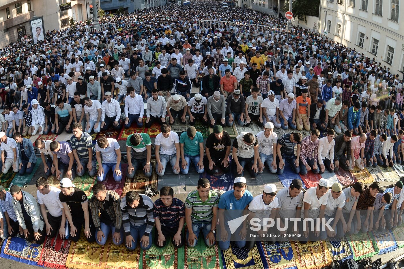Moscow Muslims celebrate Uraza Bayram