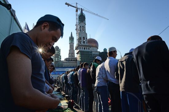 Moscow Muslims celebrate Uraza Bayram
