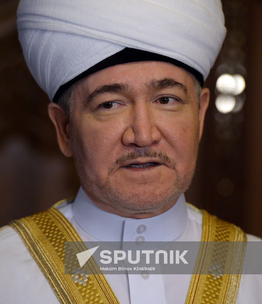 Moscow Muslims celebrate Uraza Bayram