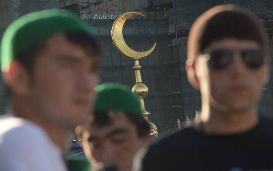 Moscow Muslims celebrate Uraza Bayram
