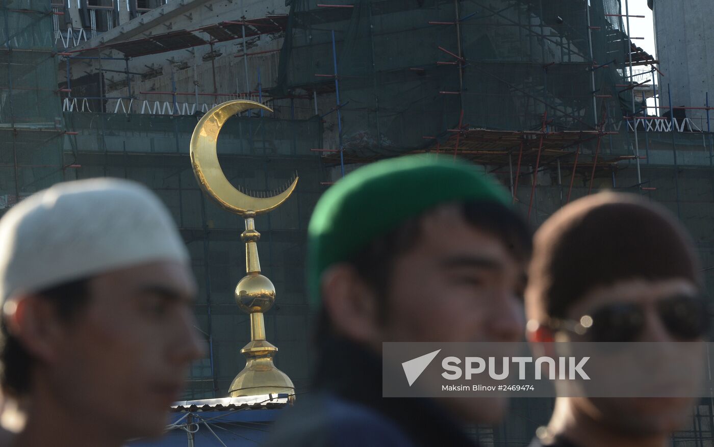 Moscow Muslims celebrate Uraza Bayram