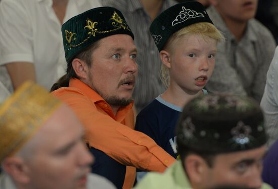Moscow Muslims celebrate Uraza Bayram