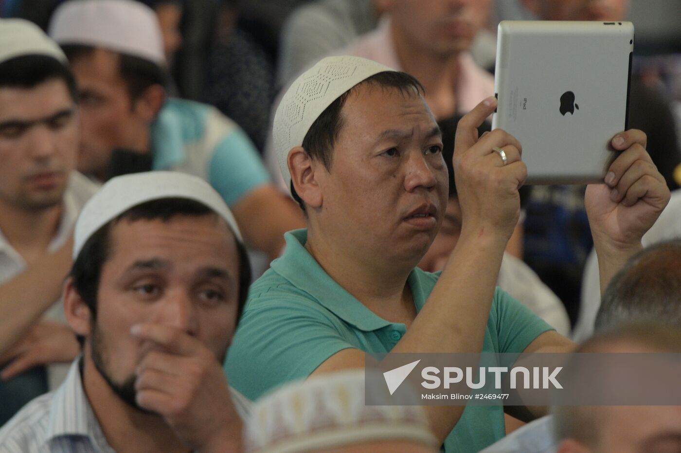Moscow Muslims celebrate Uraza Bayram