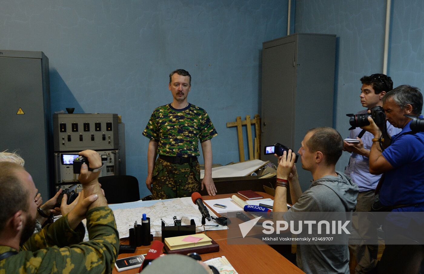 Briefing of DPR military commander Igor Strelkov