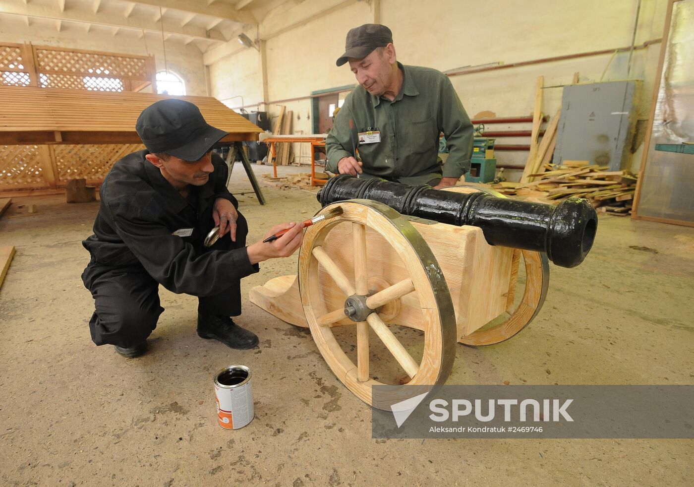 Decorative forging in Chelyabinsk corrective labour colony