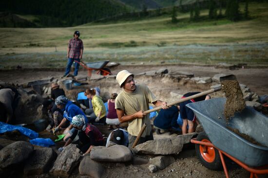The Kyzyl-Kuragino international archeological-geographical expedition