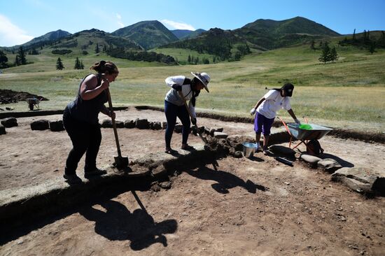 The Kyzyl-Kuragino international archeological-geographical expedition