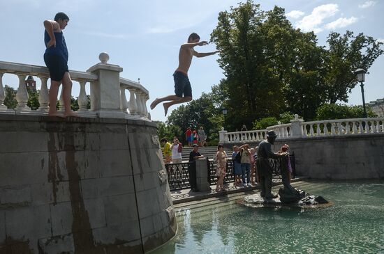 Hot weather in Moscow
