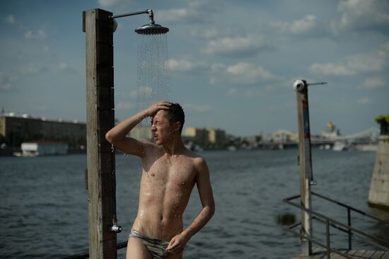 Hot weather in Moscow