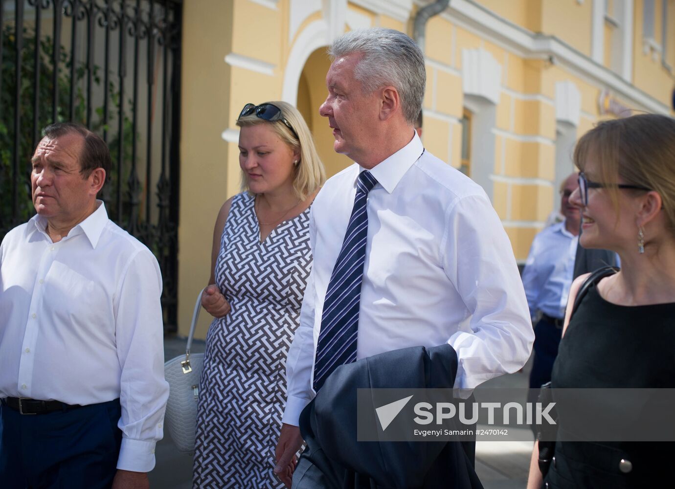 Sergei Sobyanin inspects improvement work on Maroseika and Pokrovka streets