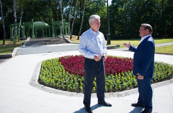 Sergei Sobyanin inspects improvement work at Ostankino park complex