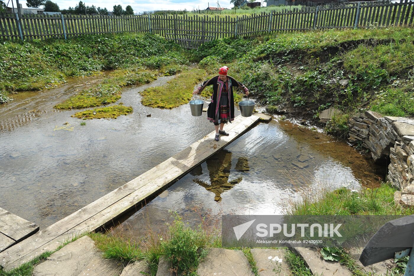 Life in Malaya Tavra village