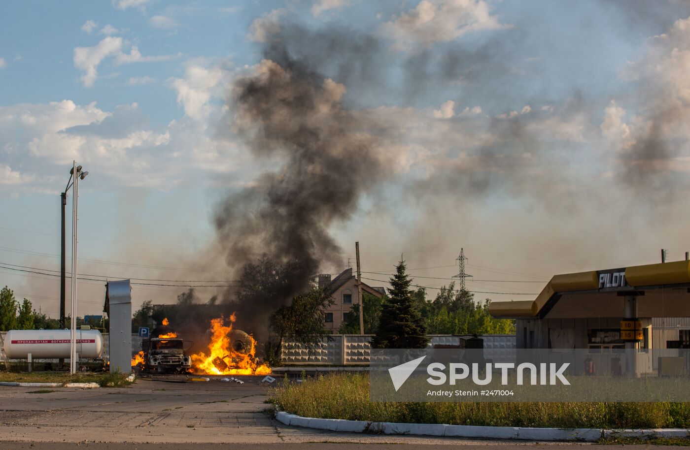 Mortar shelling causes fire at gas station in Shakhtyorsk