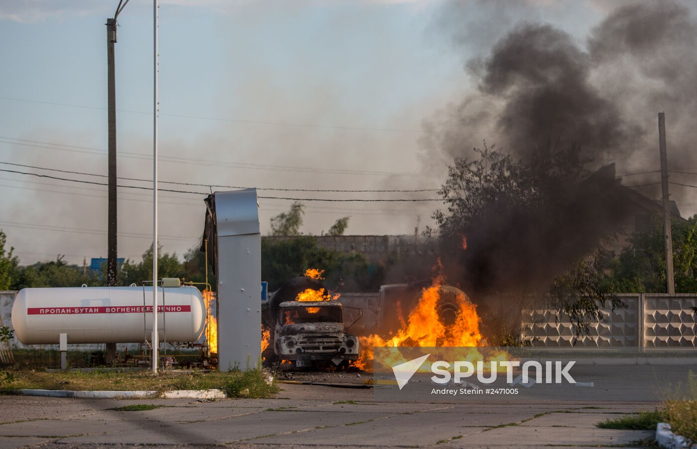 Mortar shelling causes fire at gas station in Shakhtyorsk