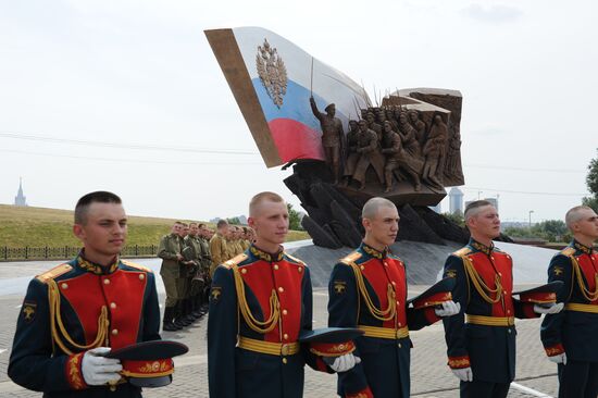 Vladimir Putin attends unveiling of monument to WWI heroes