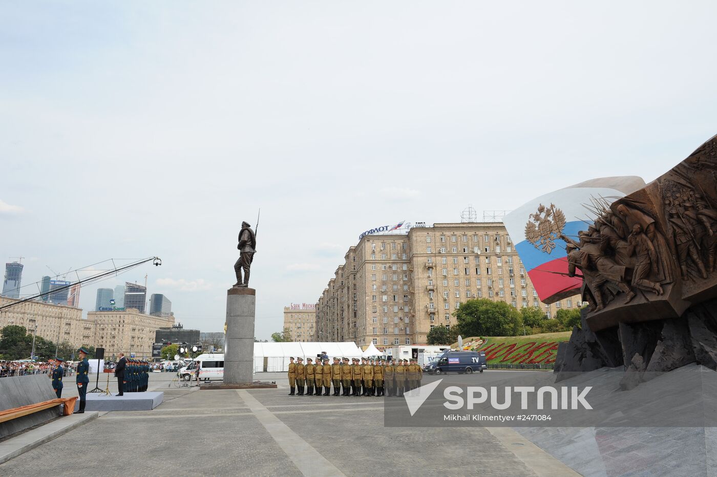 Vladimir Putin attends unveiling of monument to WWI heroes