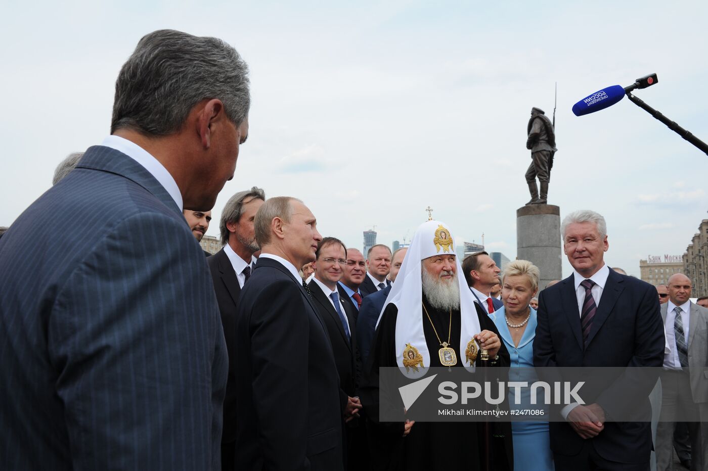 Vladimir Putin attends unveiling of monument to WWI heroes