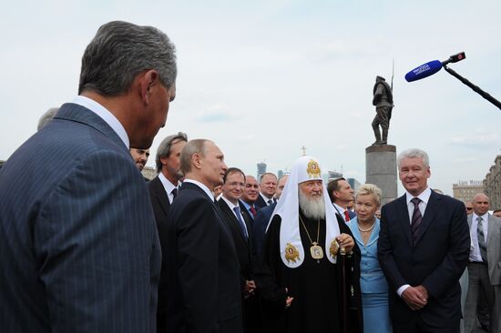 Vladimir Putin attends unveiling of monument to WWI heroes
