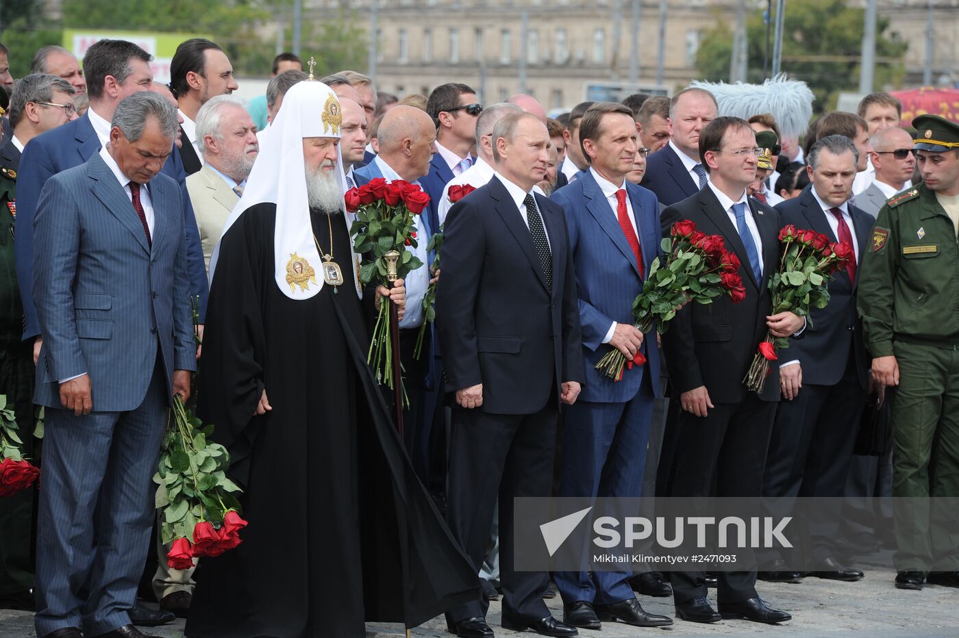 Vladimir Putin attends unveiling of monument to WWI heroes