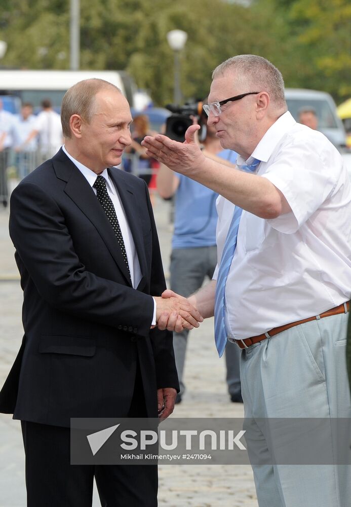 Vladimir Putin attends unveiling of monument to WWI heroes