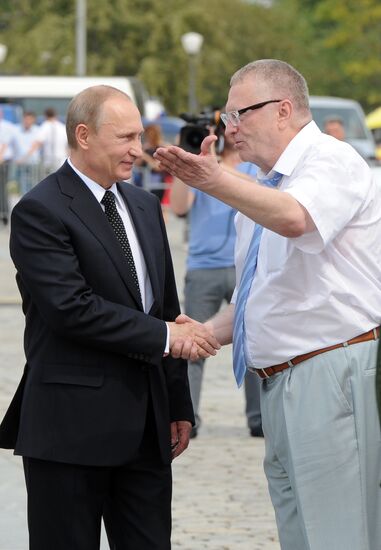 Vladimir Putin attends unveiling of monument to WWI heroes