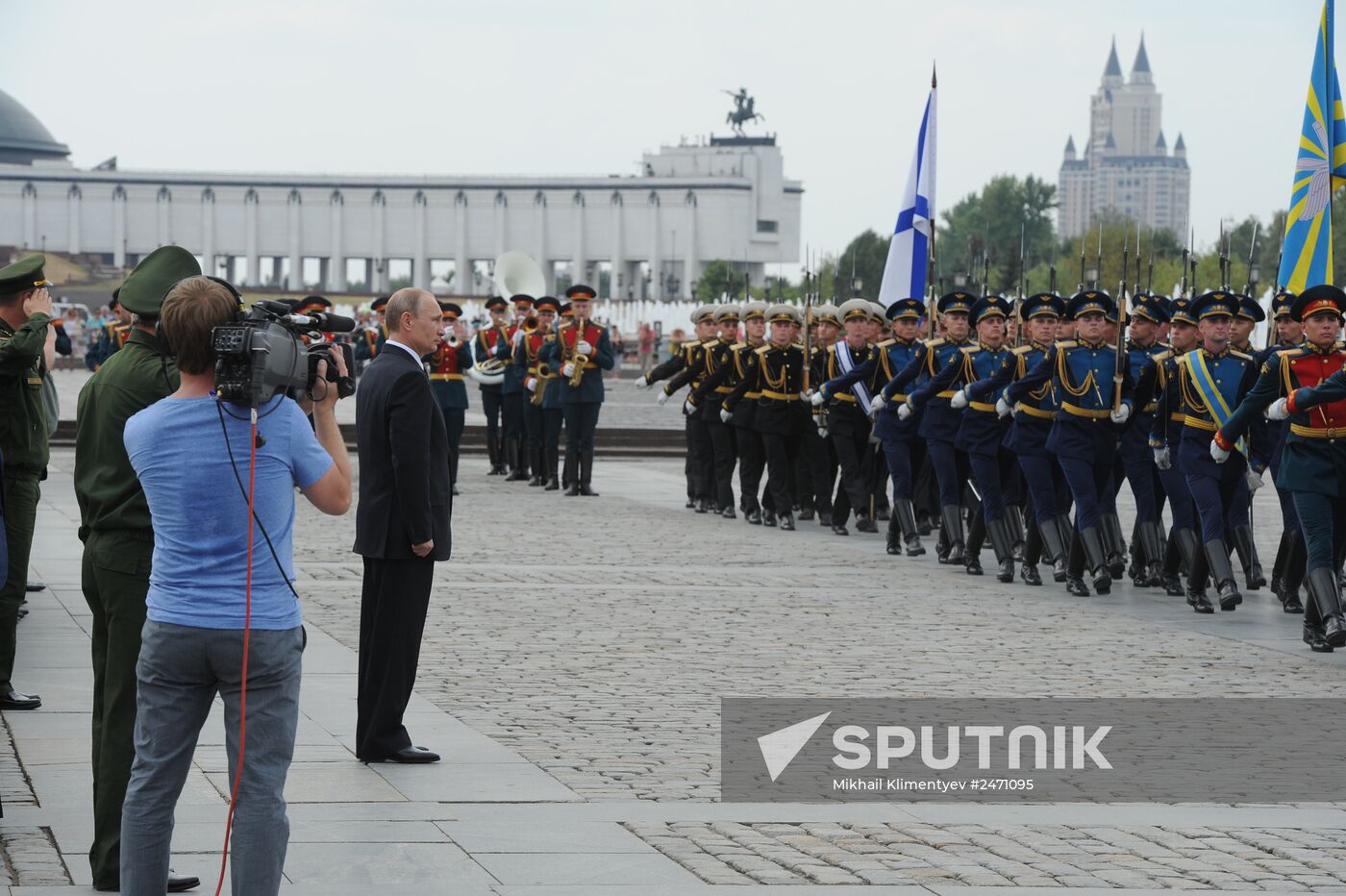 Vladimir Putin attends unveiling of monument to WWI heroes