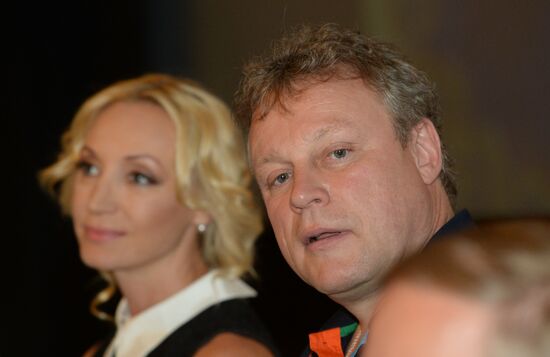 Actors of fairy tale movie "The Mystery of the Four Princesses" hold news conference