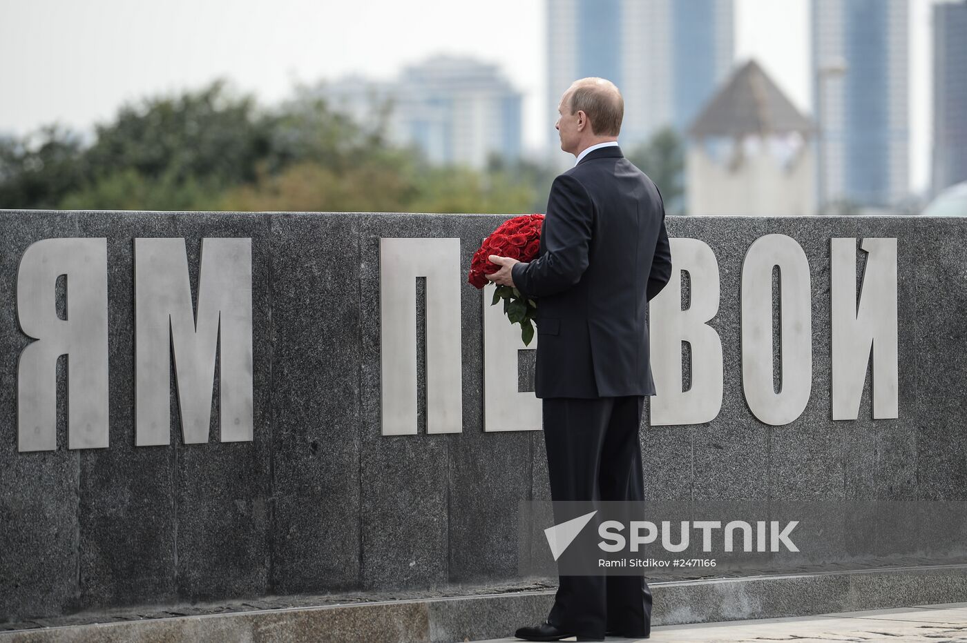 Vladimir Putin attends unveiling of monument to WWI heroes