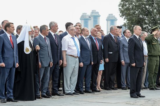 Vladimir Putin attends unveiling of monument to WWI heroes