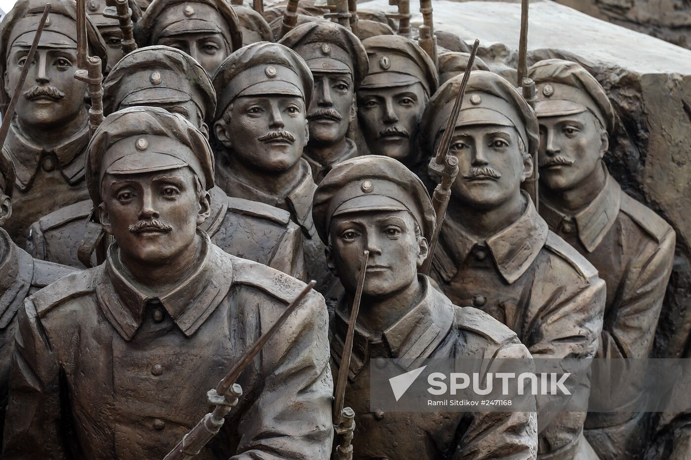 Vladimir Putin attends ceremony to unveil monument to World War I heroes