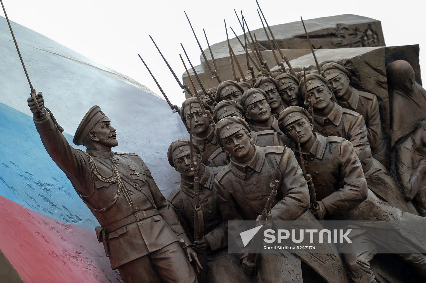 Vladimir Putin attends ceremony to unveil monument to World War I heroes