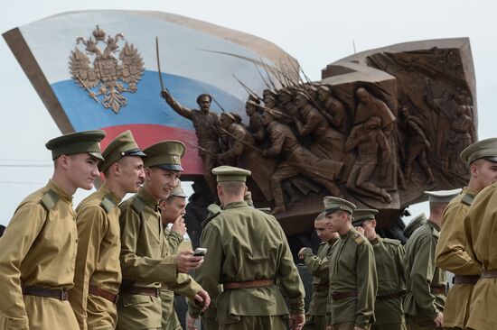 Vladimir Putin attends ceremony to unveil monument to World War I heroes