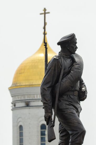 Vladimir Putin attends ceremony to unveil monument to World War I heroes