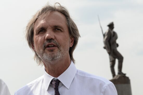 Vladimir Putin attends ceremony to unveil monument to World War I heroes