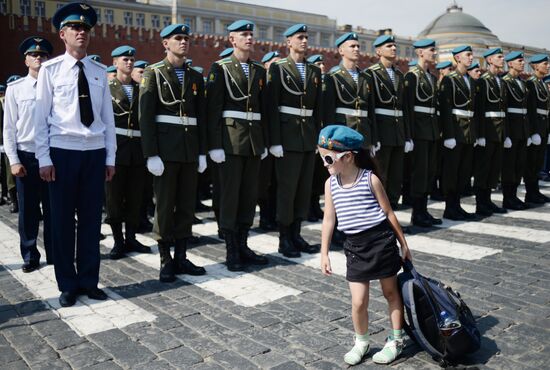 Russian Paratroopers (VDV) Day celebrated on Ilyinka Street